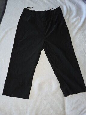 Boulevard Nights Black Capri Pants